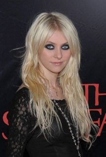 taylormomsen