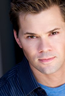 andrewrannells.jpg