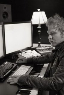 dominic_lewis_3.jpg