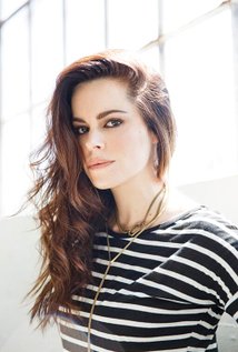emilyhampshire.jpg