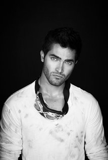 tylerhoechlin.jpg
