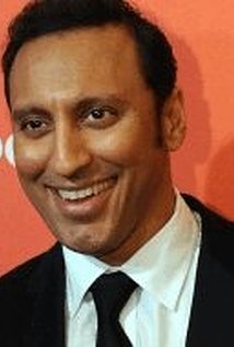 Aasif Mandvi.jpg