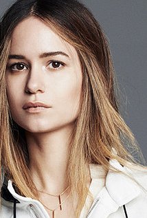 Katherine Waterston.jpg