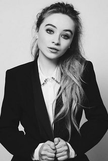 sabrinacarpenter.jpg