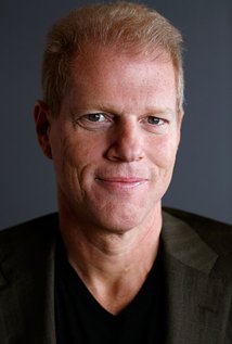 Noah Emmerich.jpg