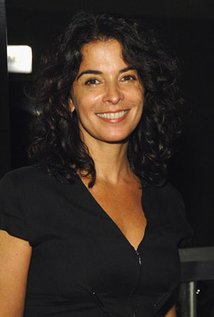 Annabella Sciorra.jpg