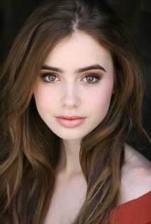 Lily Collins.jpg