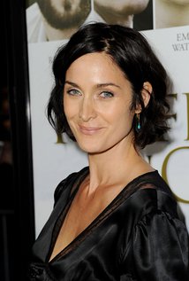 carrieannemoss.jpg
